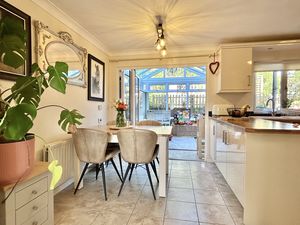 Kitchen/Diner- click for photo gallery